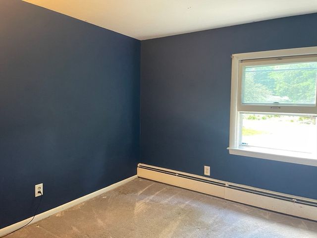 51 Jeffrey Ln, Amherst, MA 01002