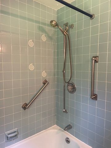 51 Jeffrey Ln, Amherst, MA 01002