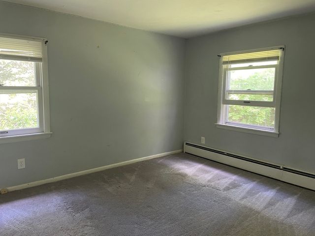 51 Jeffrey Ln, Amherst, MA 01002