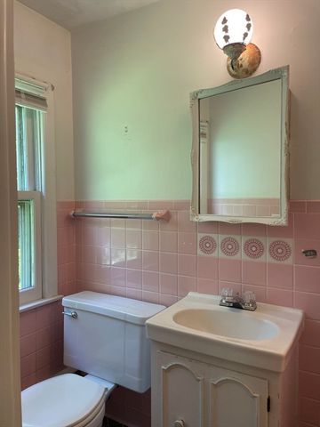 51 Jeffrey Ln, Amherst, MA 01002