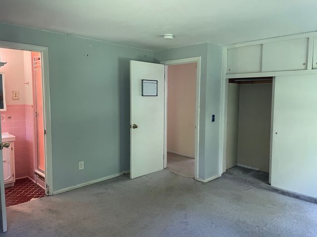 51 Jeffrey Ln, Amherst, MA 01002