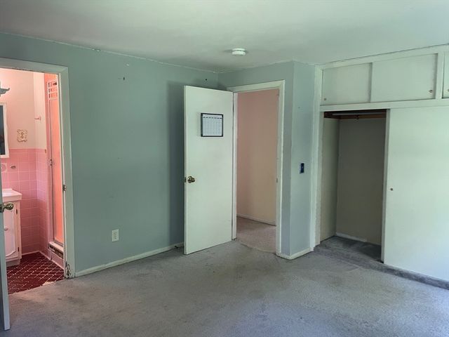 51 Jeffrey Ln, Amherst, MA 01002
