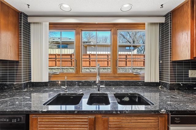 707 38th Street, West Des Moines, IA 50265