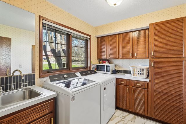 707 38th Street, West Des Moines, IA 50265