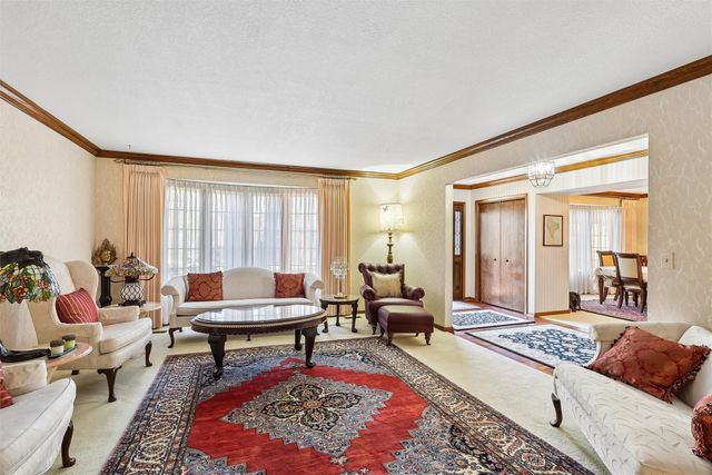 707 38th Street, West Des Moines, IA 50265