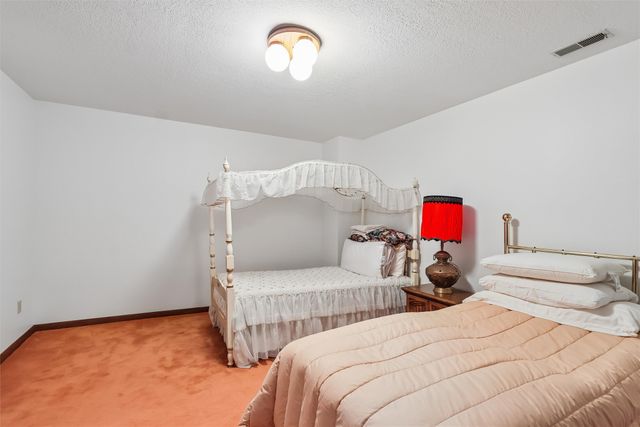707 38th Street, West Des Moines, IA 50265