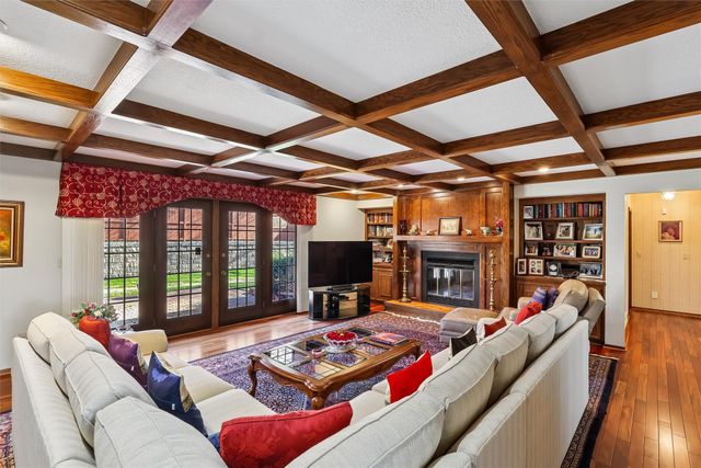 707 38th Street, West Des Moines, IA 50265