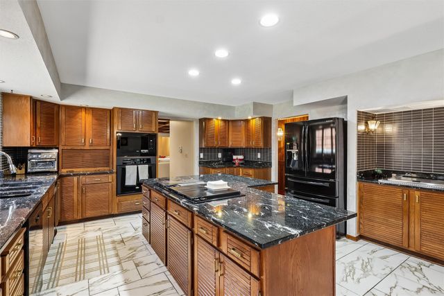 707 38th Street, West Des Moines, IA 50265