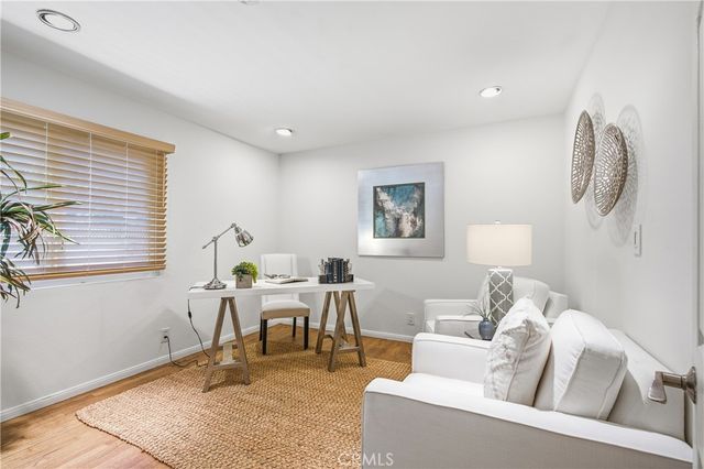 5943 Julian, Tarzana, CA 91356