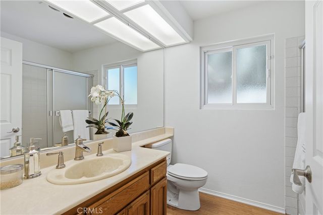5943 Julian, Tarzana, CA 91356