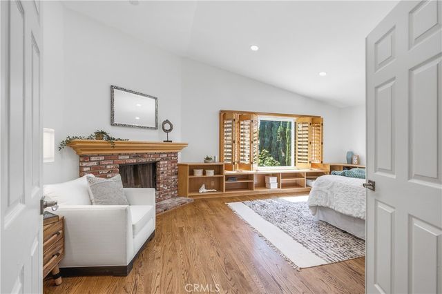 5943 Julian, Tarzana, CA 91356
