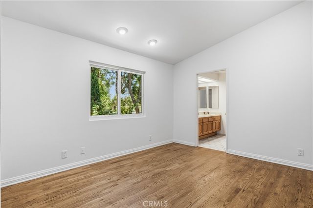 5943 Julian, Tarzana, CA 91356