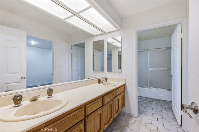 5943 Julian, Tarzana, CA 91356