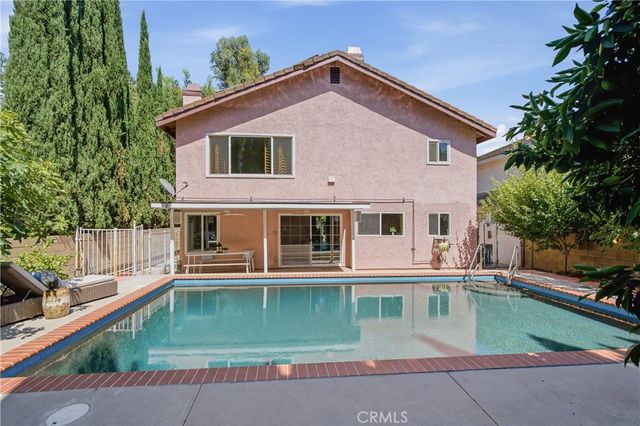5943 Julian, Tarzana, CA 91356