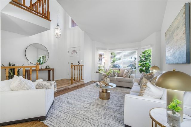 5943 Julian, Tarzana, CA 91356