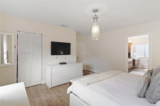 10842 NW 53rd Ln, Doral, FL 33178