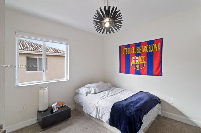 10842 NW 53rd Ln, Doral, FL 33178