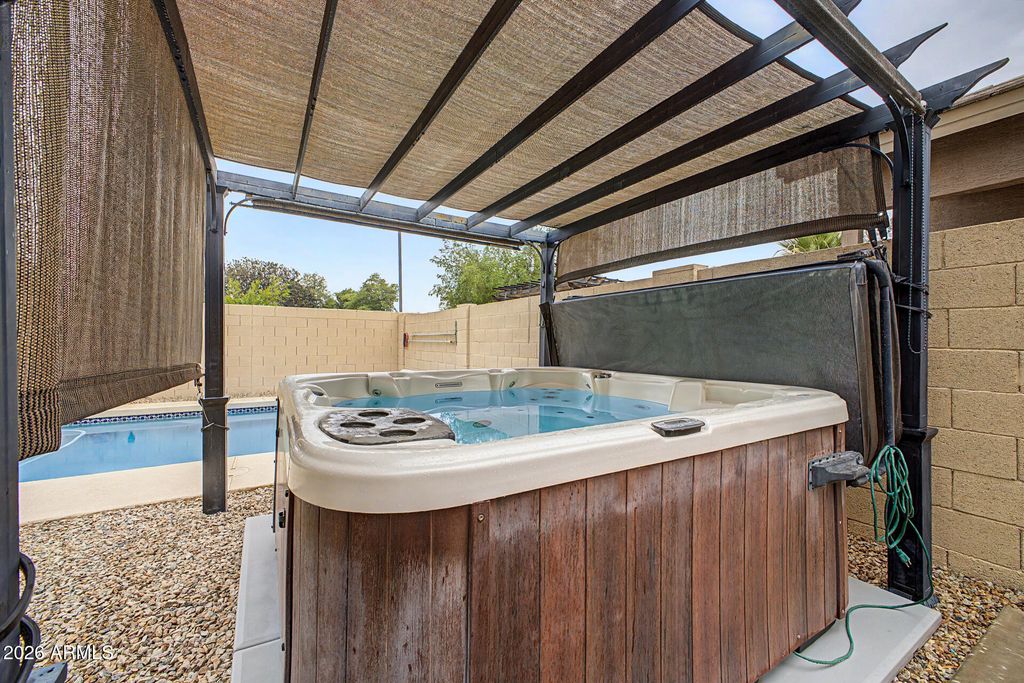 1071 S HONEYSUCKLE Lane, Gilbert, AZ 85296 — photo 2