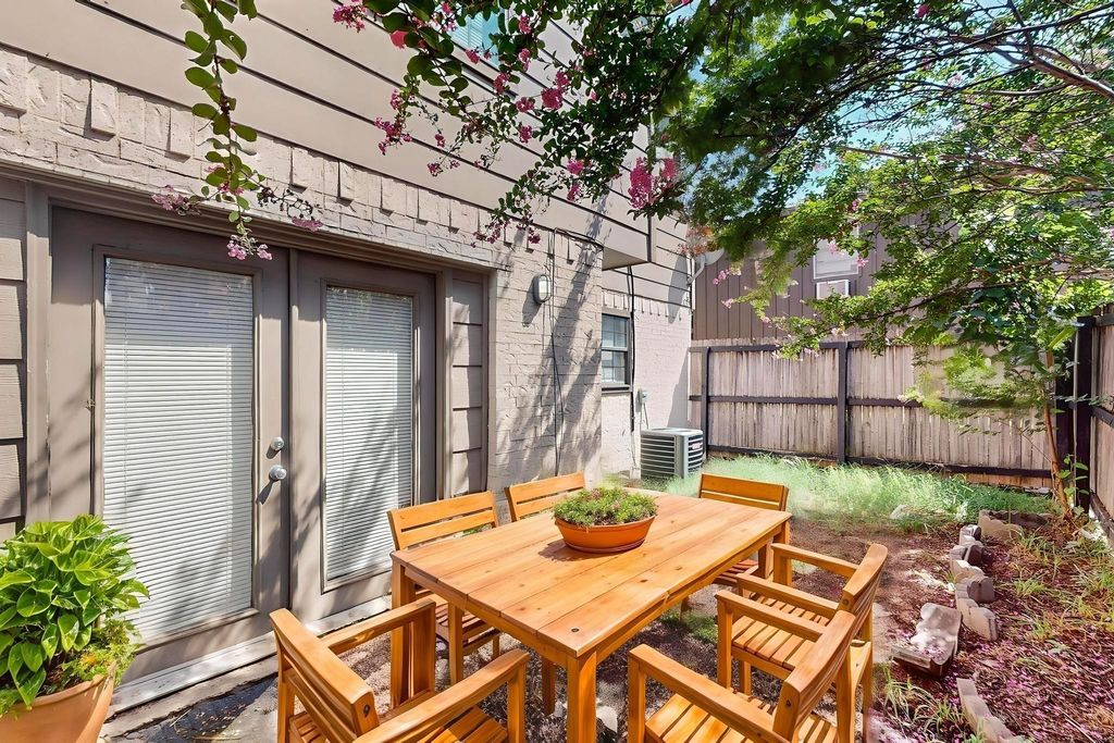 5322 Columbia Avenue, Dallas, TX 75214