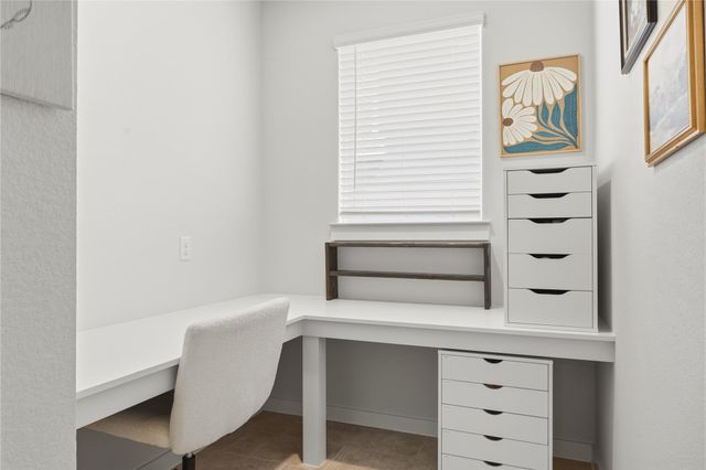 514 Clearlake DR, Hutto, TX 78634