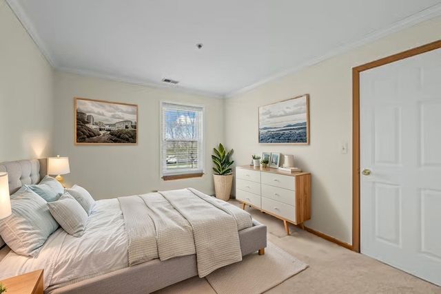 611 Hapsfield Lane 100, Buffalo Grove, IL 60089