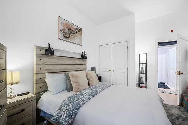 7 Main St 203, Brockton, MA 02301