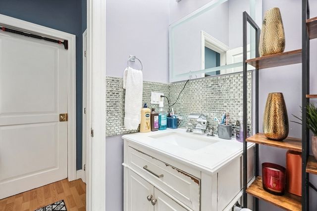 7 Main St 203, Brockton, MA 02301