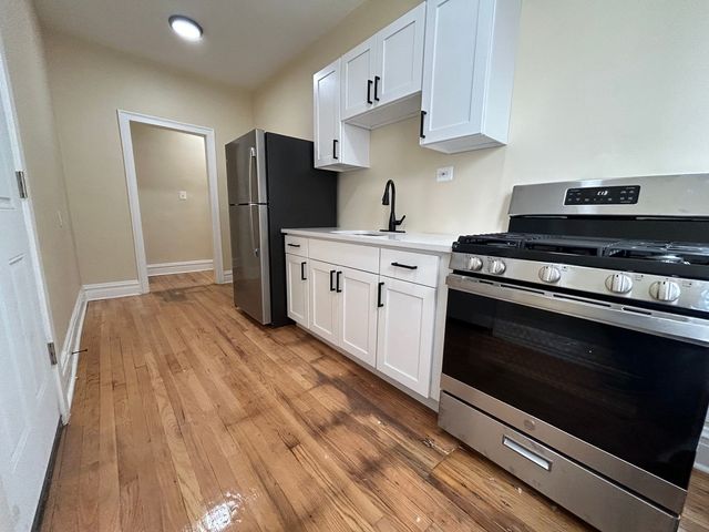 4045 W School Street 3S, Chicago, IL 60641