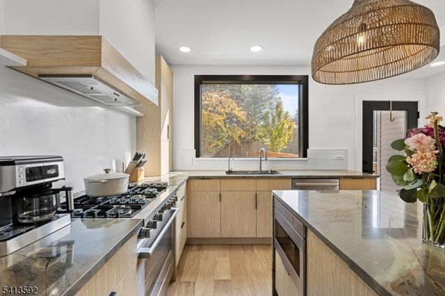 118 Webster Ave, Jersey City, NJ 07307