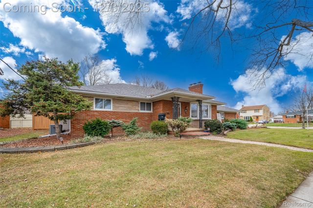 18710 Rockport Street, Roseville, MI 48066