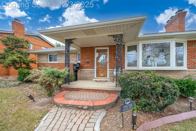 18710 Rockport Street, Roseville, MI 48066