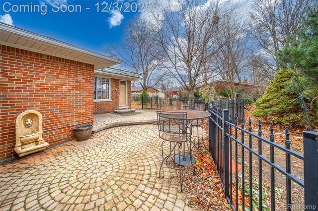 18710 Rockport Street, Roseville, MI 48066