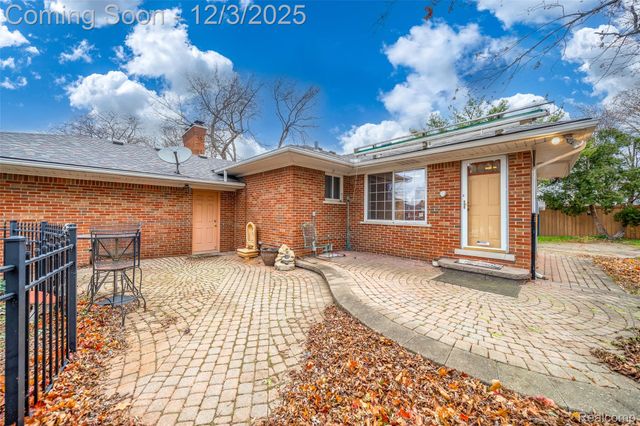18710 Rockport Street, Roseville, MI 48066