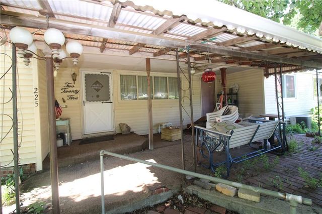 225 E 13th Street, Horton, KS 66439