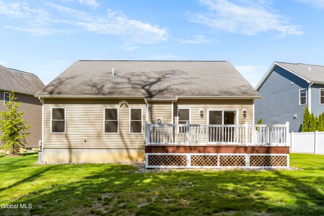 51 Flanders Lane, Bethlehem, NY 12203
