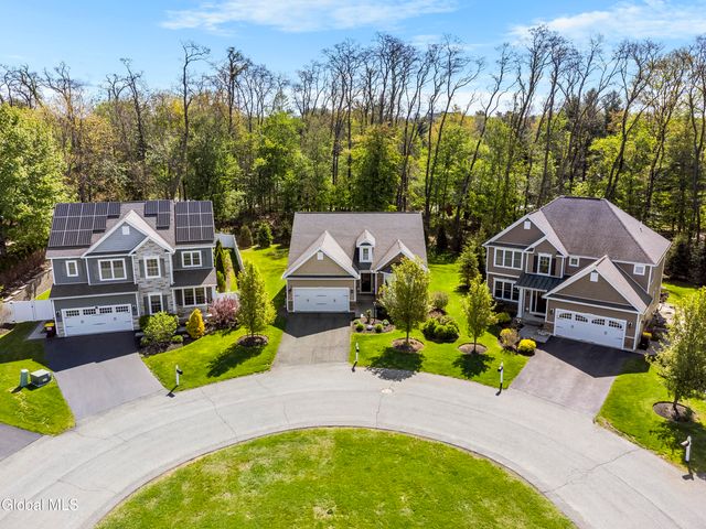 51 Flanders Lane, Bethlehem, NY 12203