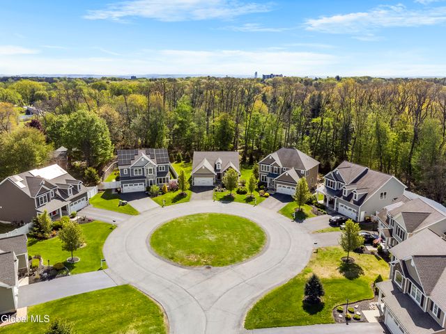 51 Flanders Lane, Bethlehem, NY 12203