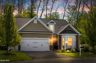 51 Flanders Lane, Bethlehem, NY 12203