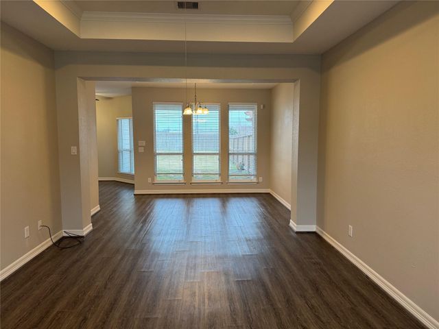 717 High Oaks, Bellville, TX 77418