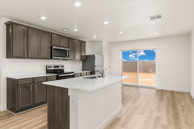 846 Calle De Las Roses, Belen, NM 87002