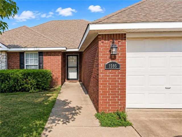 1595 Charles Street, Pea Ridge, AR 72751