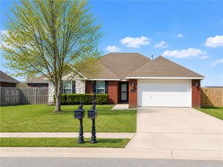 1595 Charles Street, Pea Ridge, AR 72751