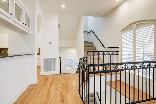 1412 Castle Court A, Houston, TX 77006