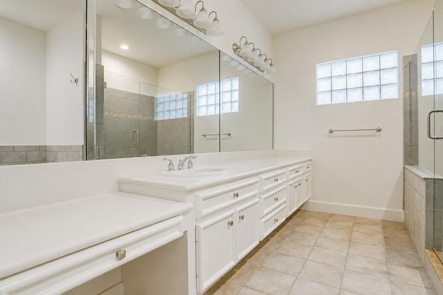 1412 Castle Court A, Houston, TX 77006