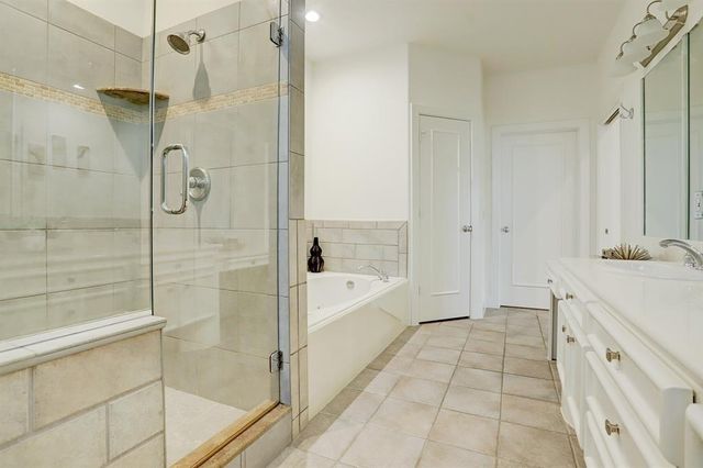 1412 Castle Court A, Houston, TX 77006