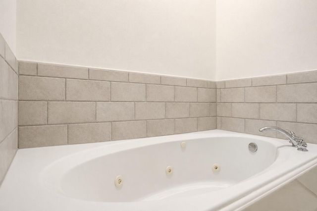 1412 Castle Court A, Houston, TX 77006