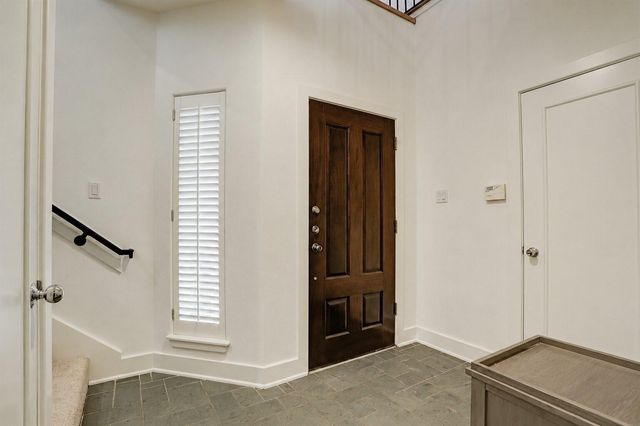 1412 Castle Court A, Houston, TX 77006