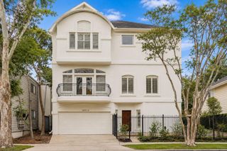 1412 Castle Court A, Houston, TX 77006