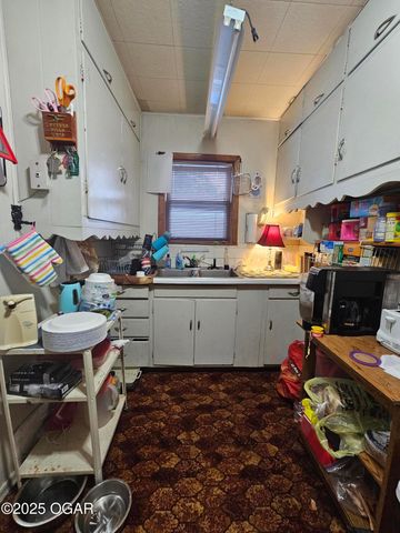 327 S Brownell Avenue, Joplin, MO 64801