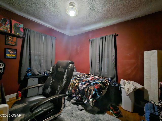 327 S Brownell Avenue, Joplin, MO 64801